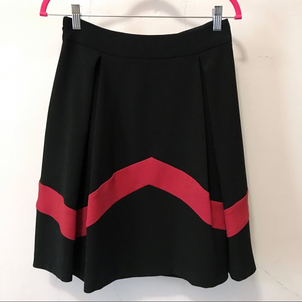 Circle skirt with red chevron stripe - Picture 5 of 9